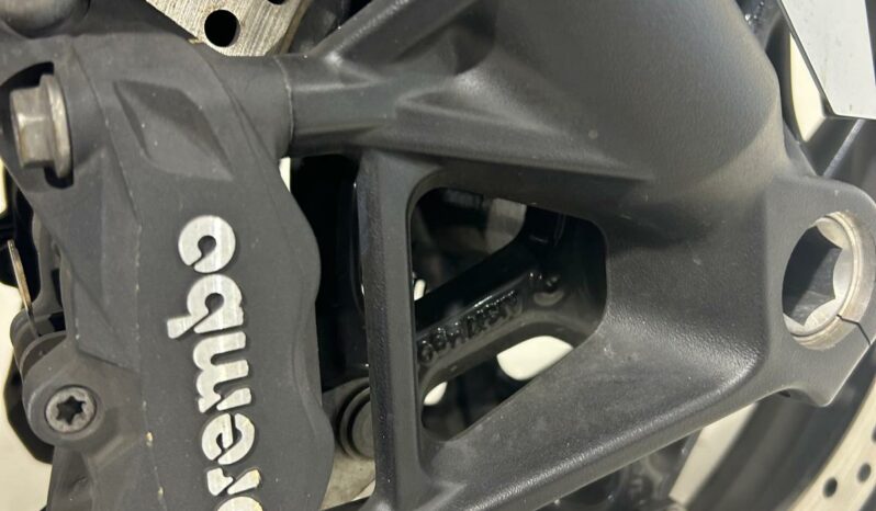 
								BMW F900R Sport full									