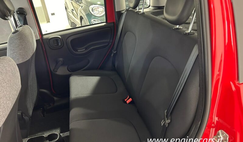 
								Fiat Panda Hybrid 1.0 69cv full									