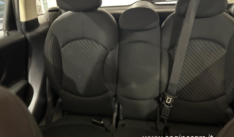 
								MINI Cooper SD Countryman full									