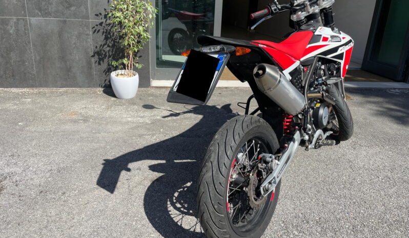
								Supermotard Fantic 125cc full									