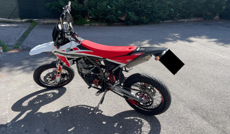 
								Supermotard Fantic 125cc full									