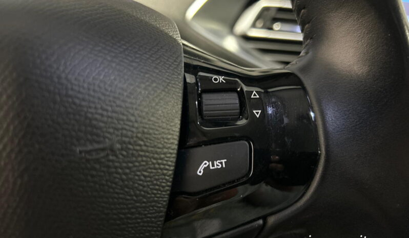 
								Peugeot 308 BlueHDi S&S 130 Allure full									