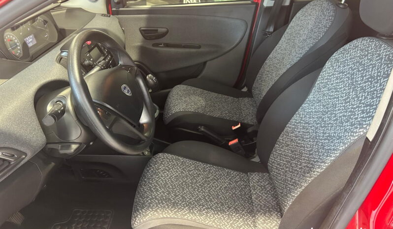 
								Lancia Ypsilon 1.0 firefly hybrid Silver s full									